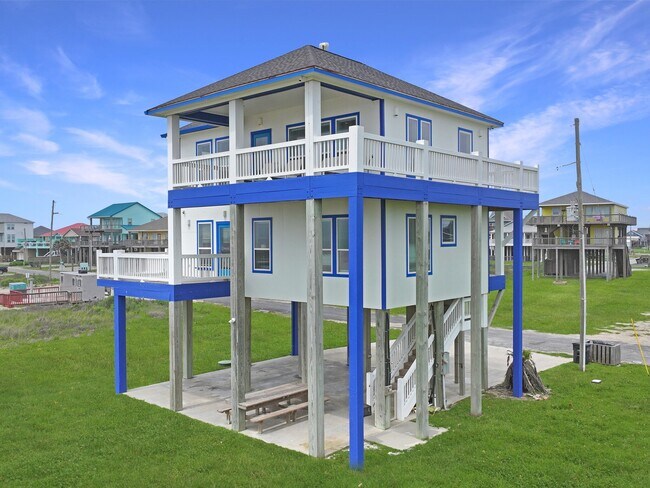 Building Photo - 2496 Gilmore