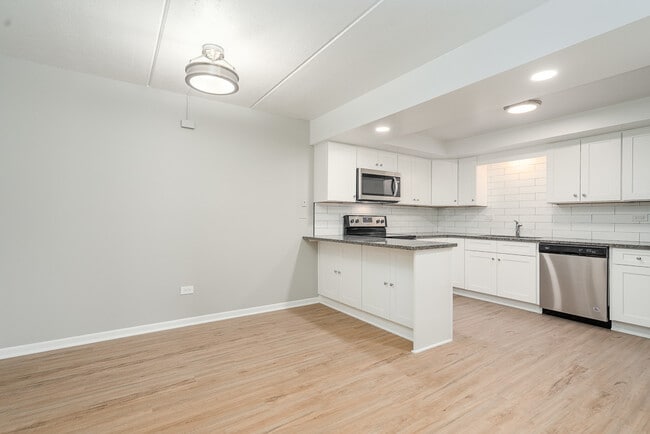 Building Photo - 21 S Waiola Ave