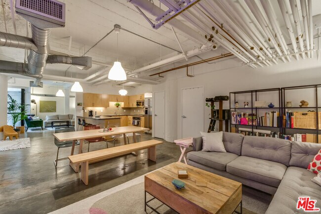 Building Photo - 1100 S Grand Ave