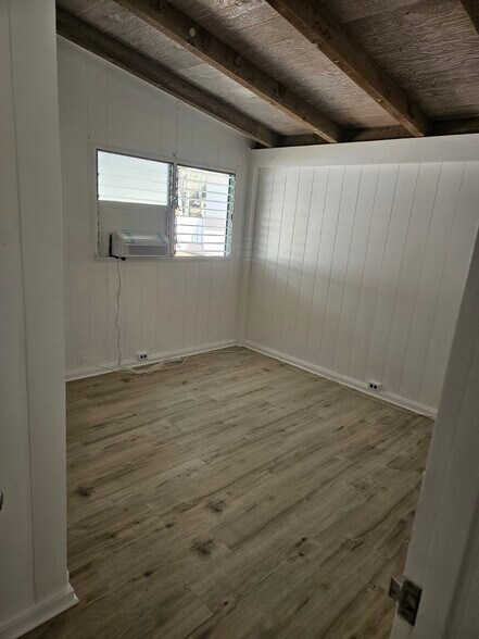 Building Photo - 7303 Mokuone St