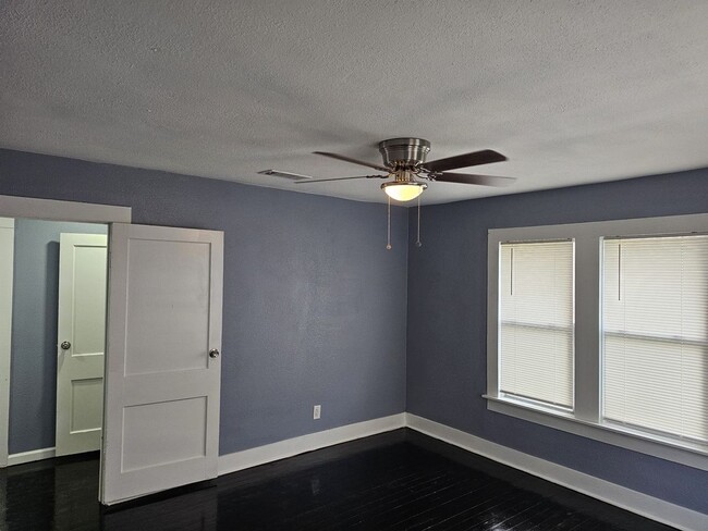 Building Photo - 2 bedroom house for rent in Downtown Killeen