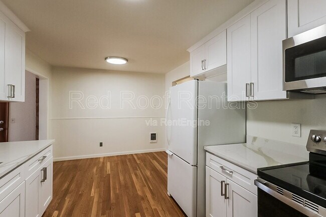 Building Photo - 4414 67th Ave W