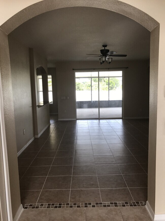 Building Photo - Bella Vida Rental