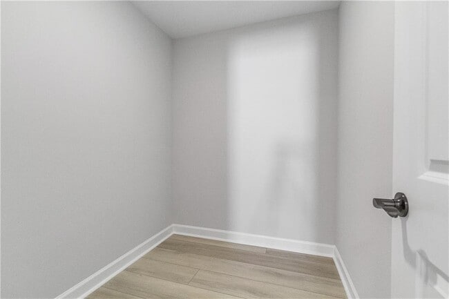 Building Photo - 536 Cresentry Brook