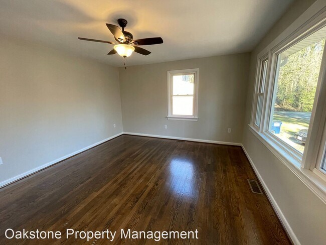 Building Photo - 3 br, 1.5 bath House - 1262 Woodcroft Road