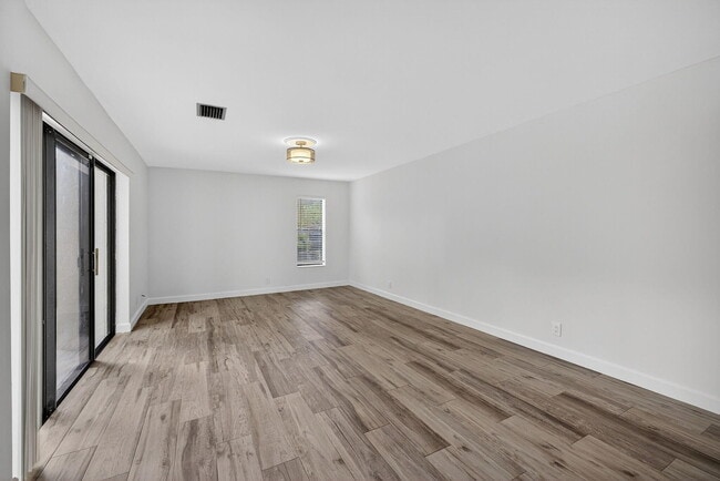 Building Photo - 3579 Cocoplum Cir