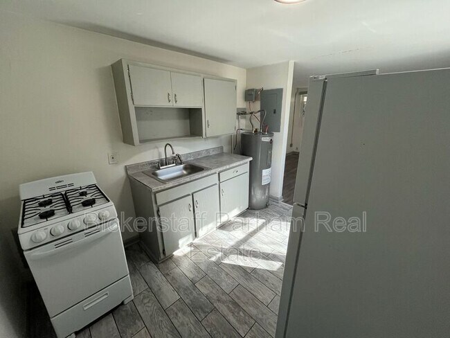 Building Photo - 1009 1st Pl S