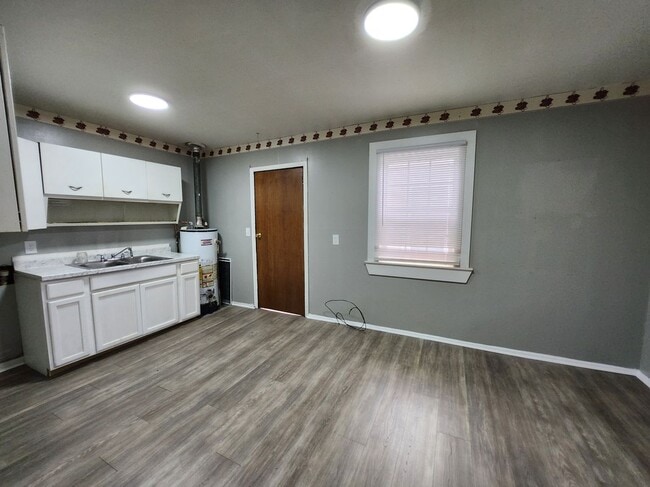 Building Photo - 3510 Avenue C