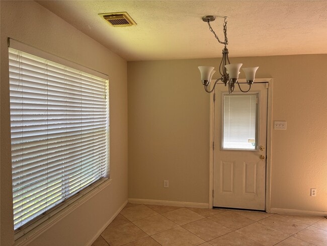 Building Photo - 3526 Glenhill Dr