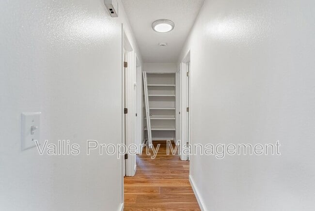 Building Photo - 4828 State St