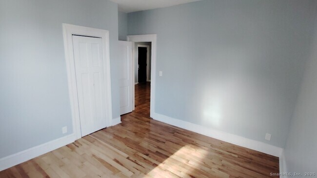 Building Photo - 112 Hobart St