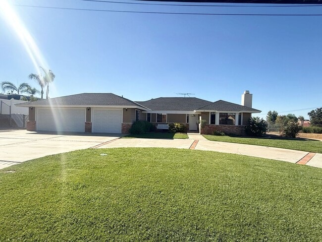 Primary Photo - Charming 3 bed 2 bath Home in Yucaipa, Ca.