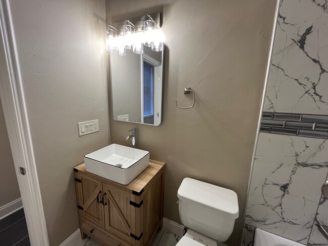 Building Photo - 4739 Essex Way