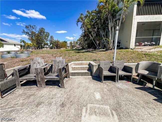 Building Photo - 4530 SW 10th Ave