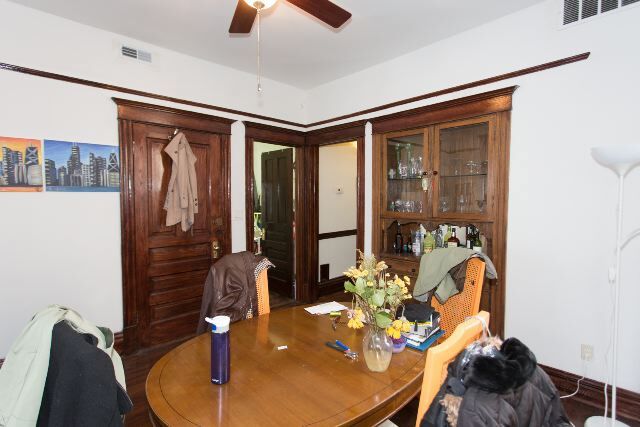 Building Photo - 870 W Buckingham Pl