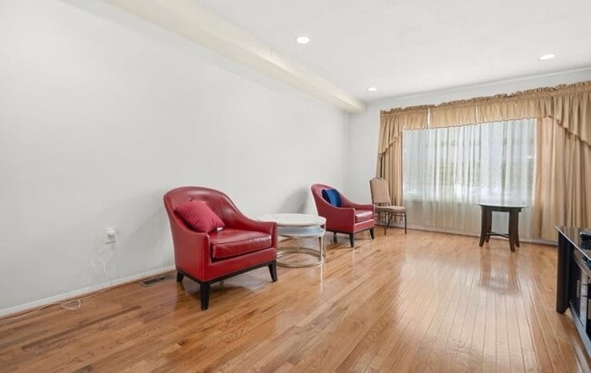 Building Photo - 6809 Supreme Ct