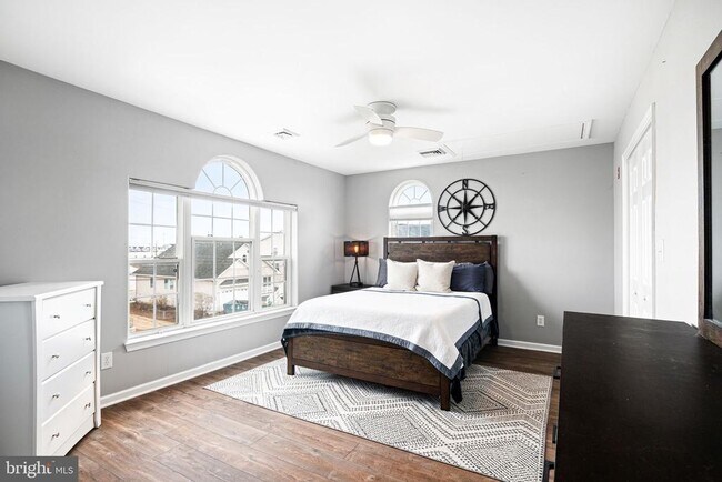 Building Photo - 536 W Montgomery Ave