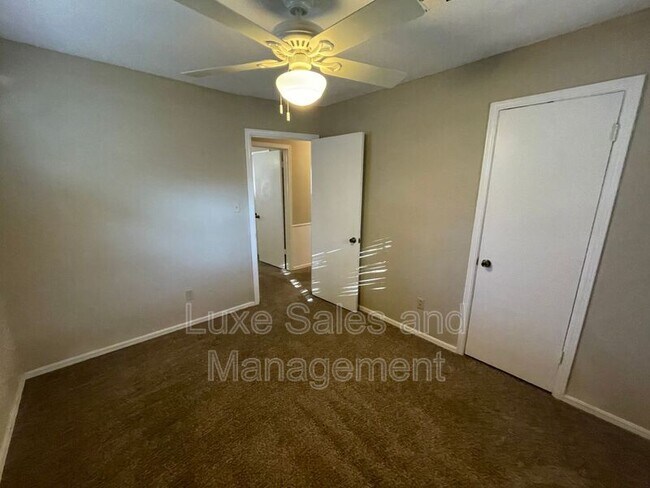 Building Photo - 1116 Harrington Dr