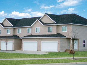 Building Photo - Creekside Townhomes
