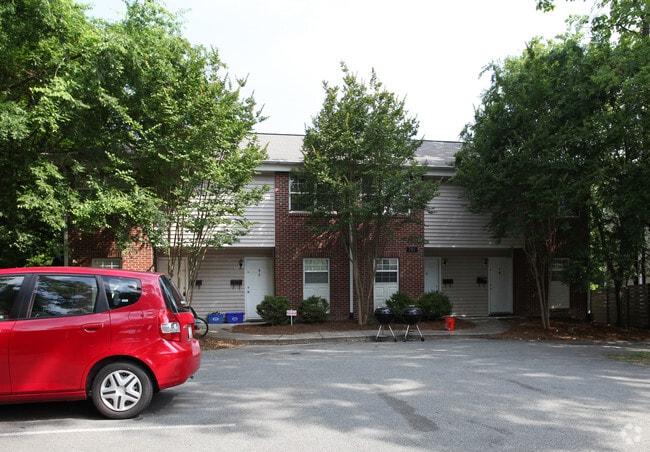 Primary Photo - 701 N Columbia St