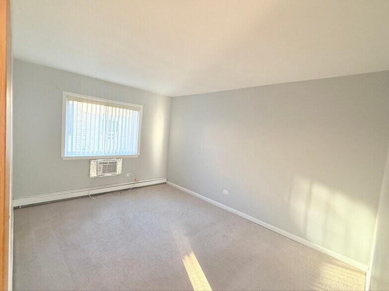 Building Photo - 1309 S Sir Galahad Ln