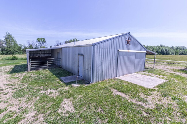 Building Photo - 16950 N Davis Rd