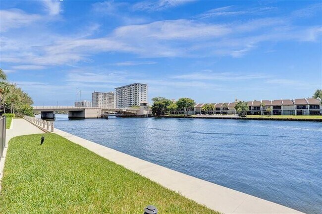 Building Photo - 2900 NE 14th Street Causeway