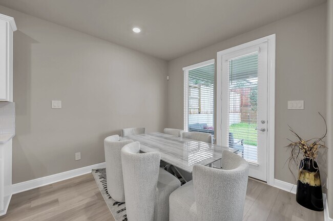 Building Photo - 1638 Shae Oak Ln