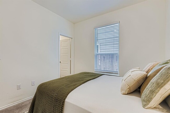 Building Photo - 7806 Song Sparrow Dr.