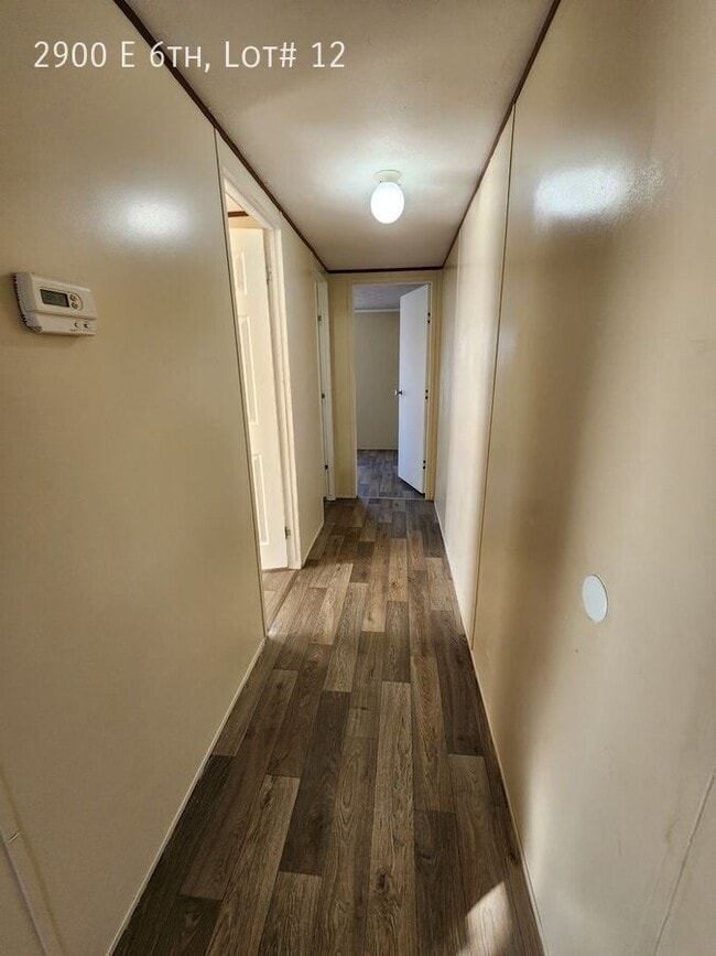 Building Photo - 2900 E 6th Ave