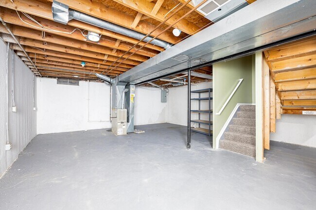 Building Photo - 45085 Horseshoe Dr