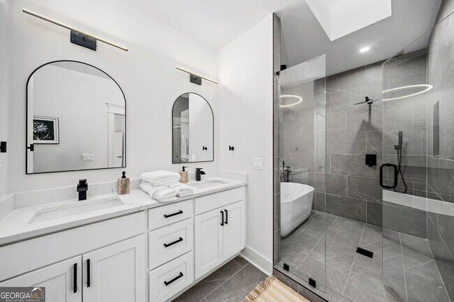 Building Photo - 3784 Pine Needle Dr NW