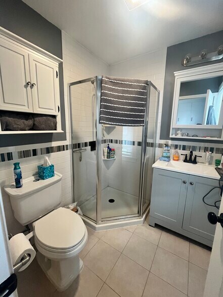 Building Photo - 27 Dearborn Ave