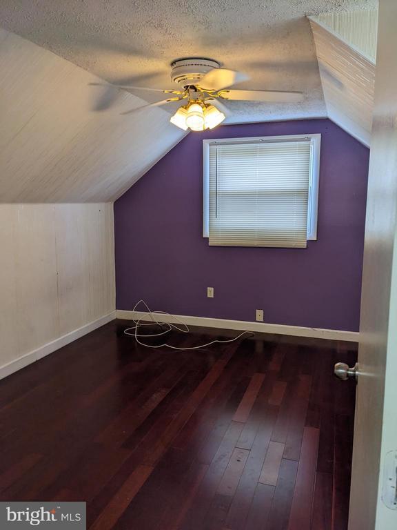Building Photo - 137 Holden Dr