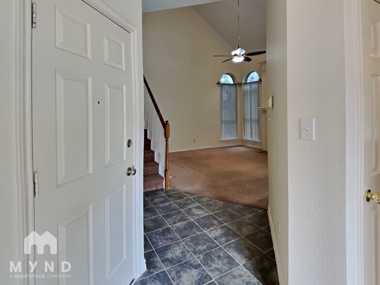 Building Photo - 2305 Leafy Glen Ct