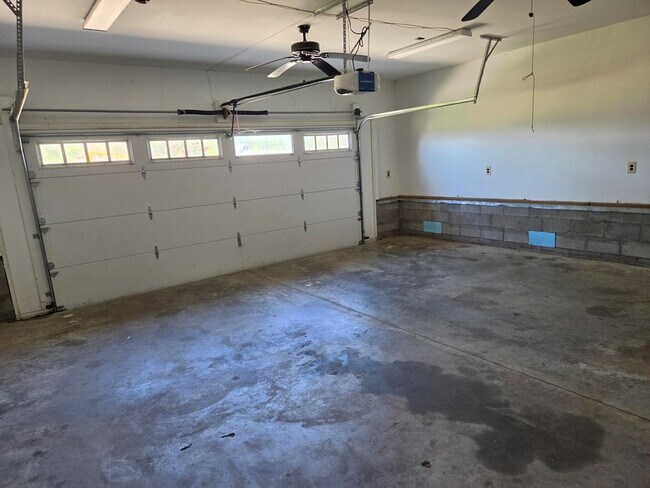 Building Photo - 29481 Killmon Ln