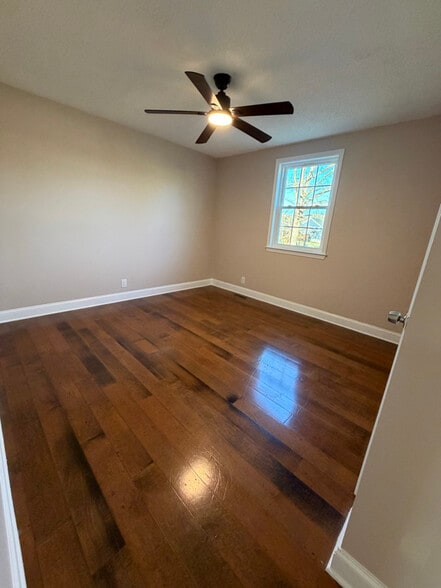 Building Photo - 7115 Hall Ln