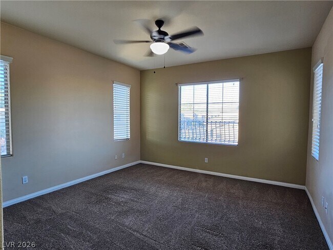 Building Photo - 5604 Pacesetter St