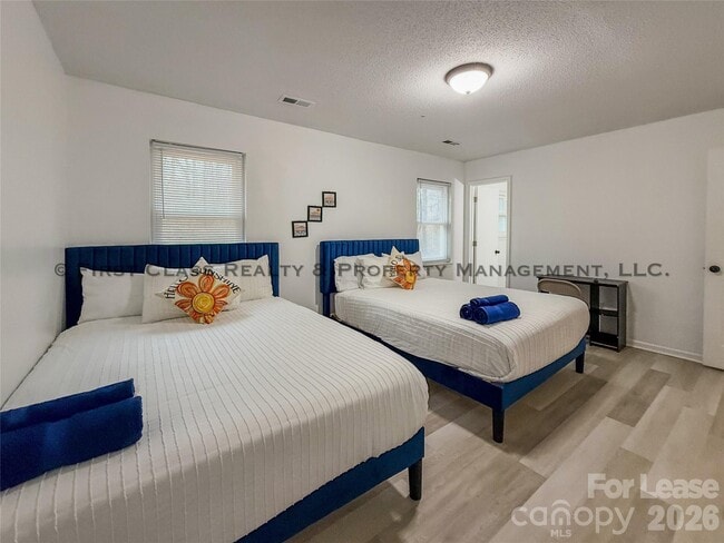 Building Photo - 5819 Woodrock Ct