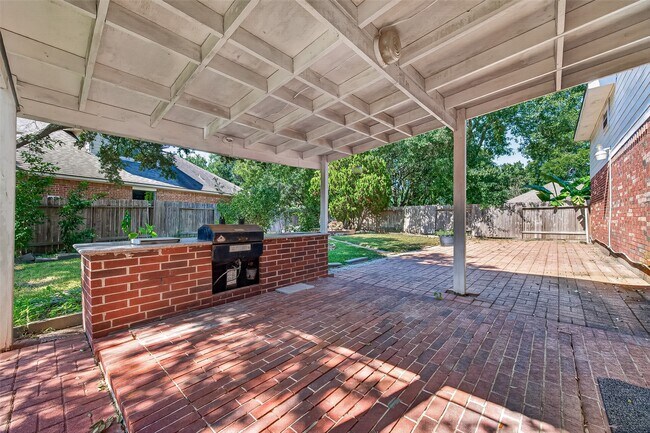 Building Photo - 12110 Laurel Ct
