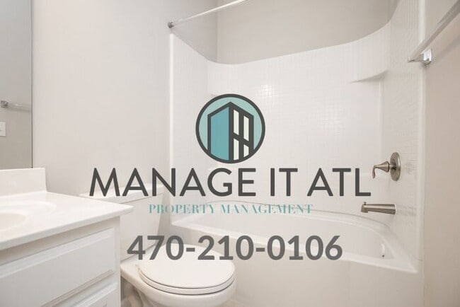Building Photo - End unit! Gorgeous townhouse in the Suwane...