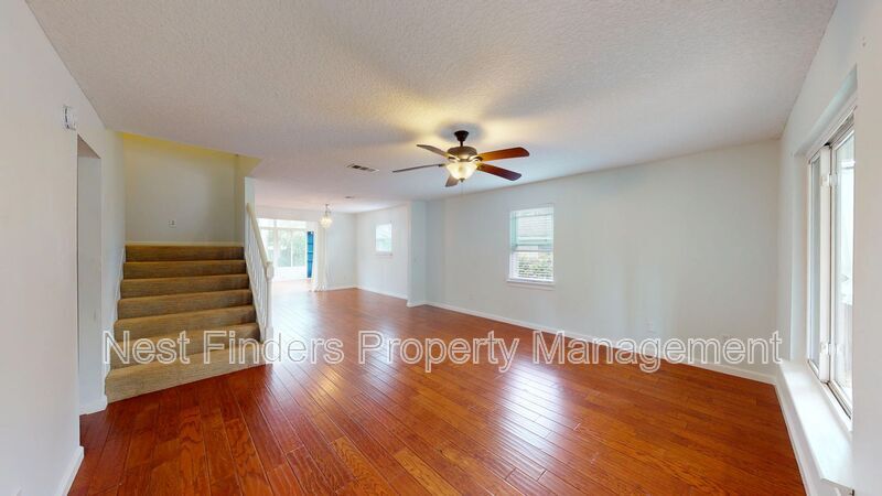 Building Photo - 421 7th Ave S