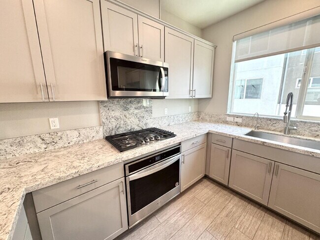 Building Photo - 202 Agustin Narvaez St