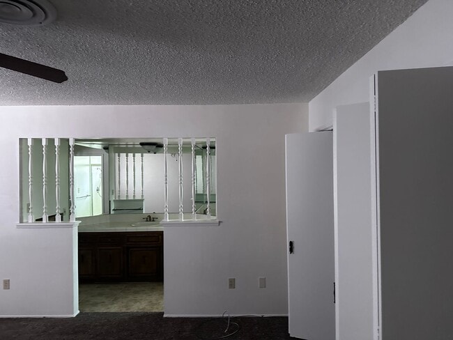Building Photo - Condo