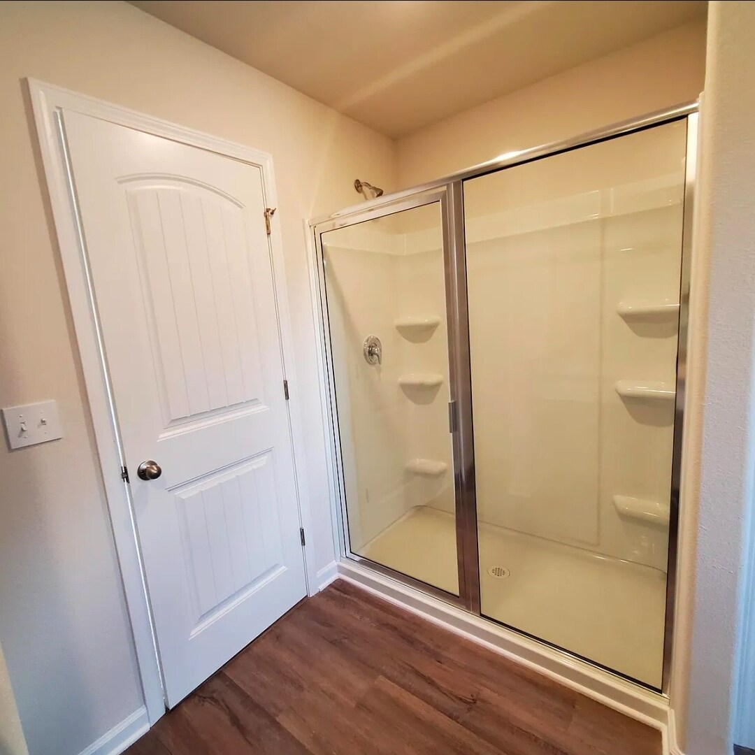 Building Photo - Room in House on Creedmore Hills Dr