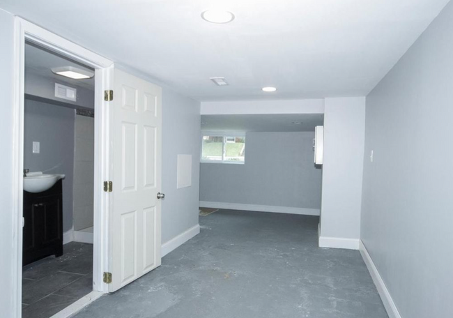 Building Photo - Beautiful Fully Renovated Baltimore City R...