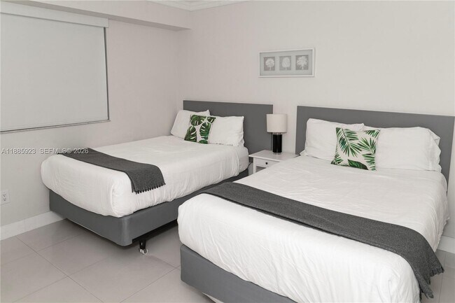 Building Photo - 17050 N Bay Rd