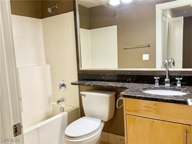 Building Photo - 220 E Flamingo Rd