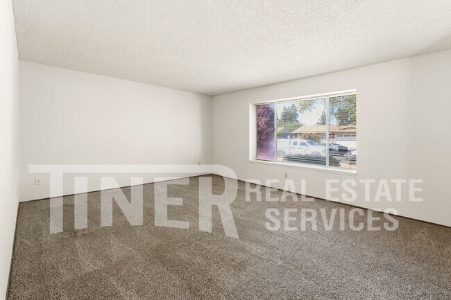 Building Photo - 10237 Country Way