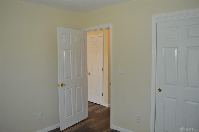 Building Photo - 8496 Woodgrove Dr